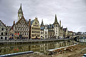 Gent - Veduta dei palazzi delle gilde lungo la Graslei dalla Korenlei. 